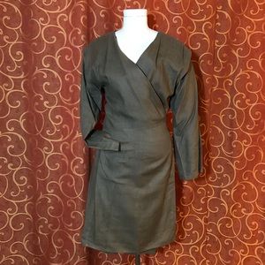 Cathy Hardwick I linen wrap dress in loden green
